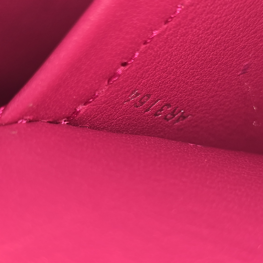 ✨️Louis Vuitton Capucines Taurillon Black Leather and Pink Trim Top Handle Bag - Picture 8 of 16